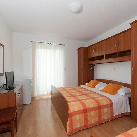 Apartments Milana 2 Tučepi Kültér fotó
